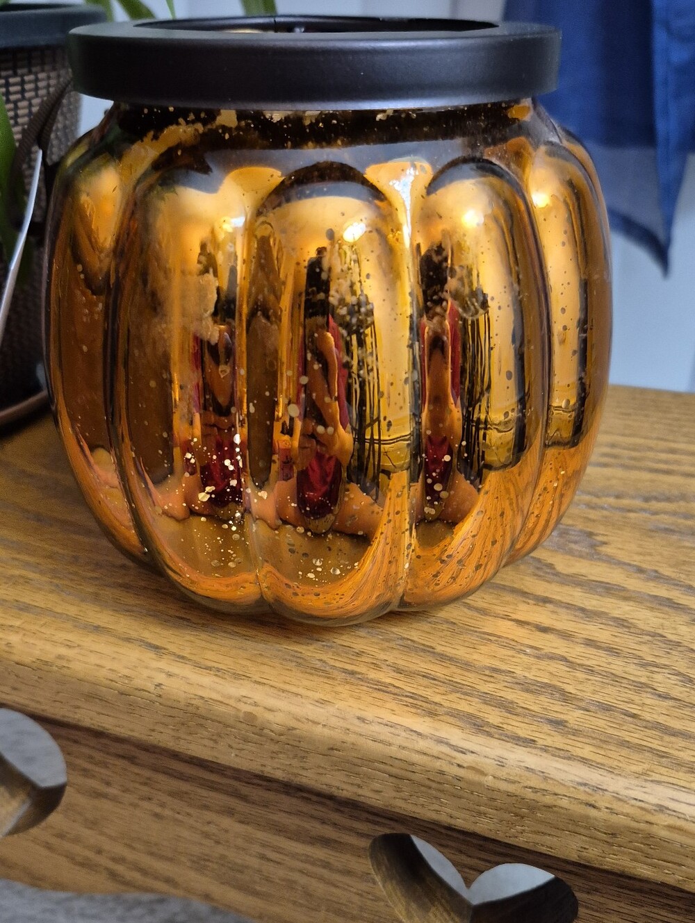 Hallmark Glass Pumpkin Candle Holder with Battery Operated Candle. NEW WITH TAGS - Picture 4 of 6